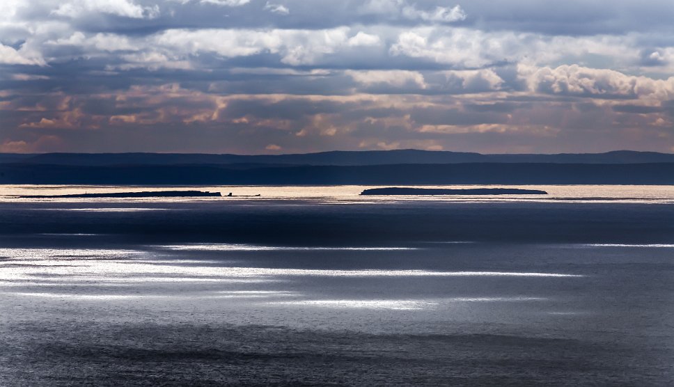 Nova Scotia, Islands in back light
